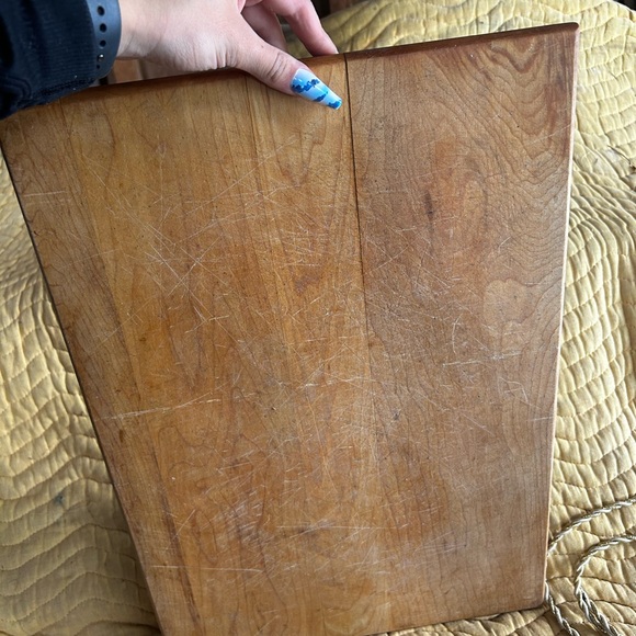 Cutting board - Picture 1 of 2
